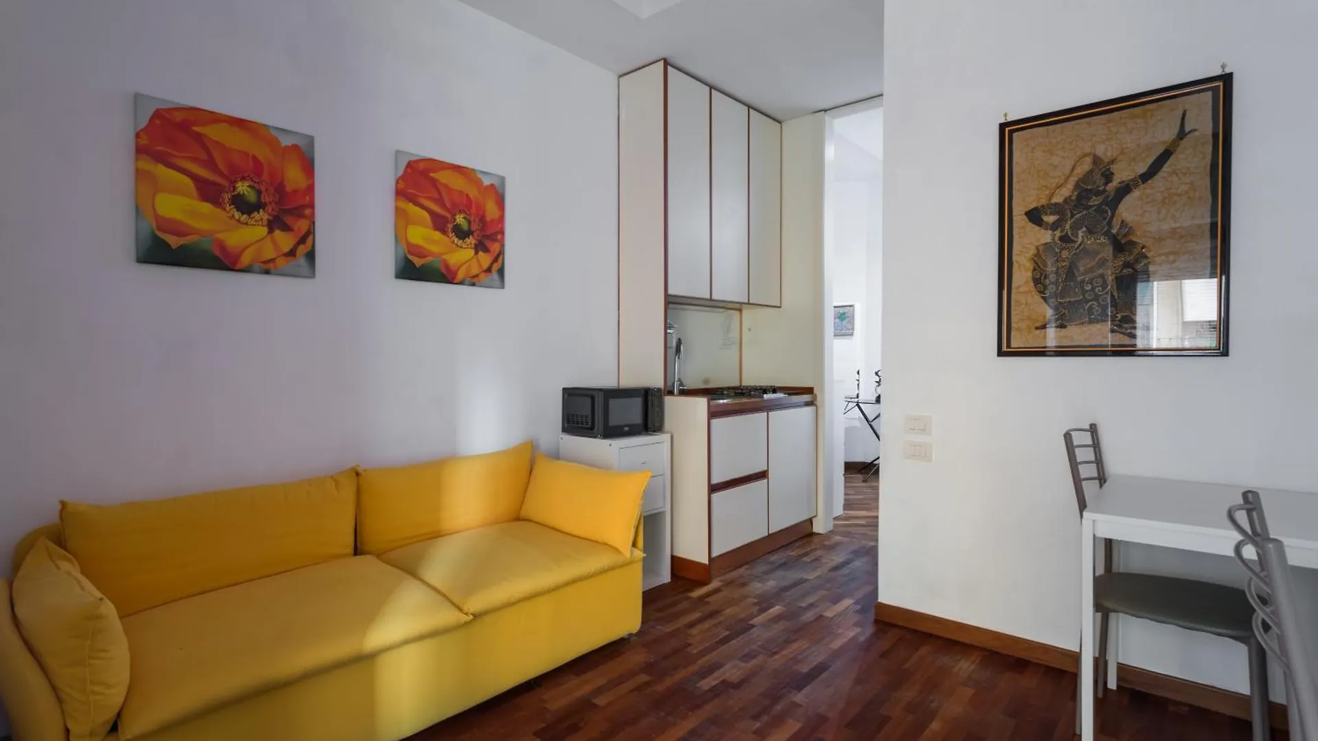 Fontana Home By Dimorra نابولي شقة
